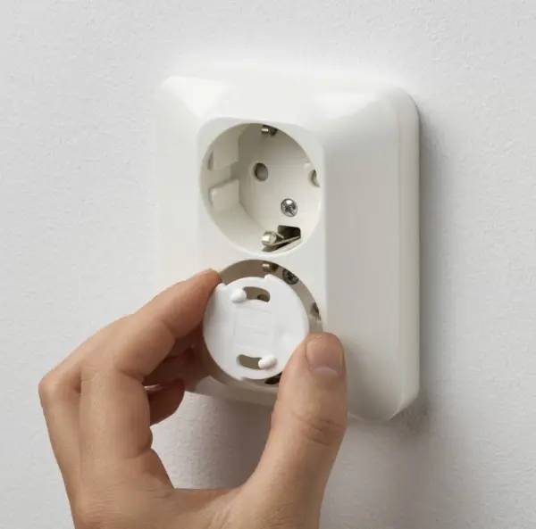 POWER OUTLET PROTECTOR