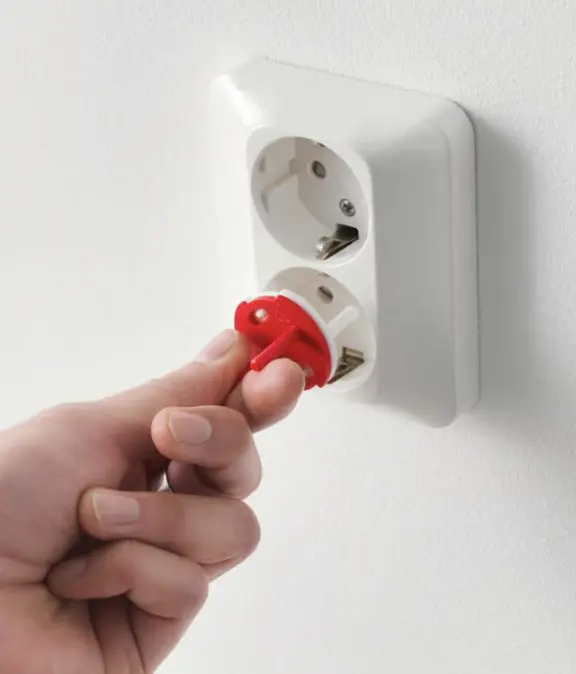 POWER OUTLET PROTECTOR